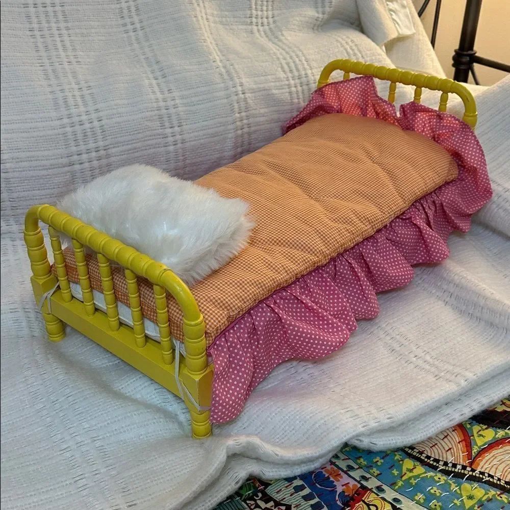 2012 American Girl Limited Edition Molly's Yellow Jenny Lind Bed with AG Bedding